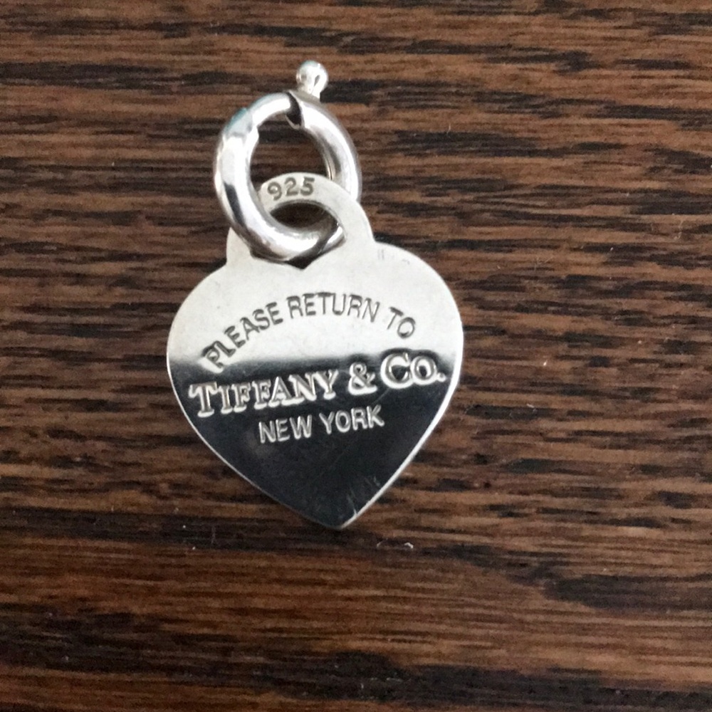 Tiffany and Co - Return to Tiffany pendant - Picture 2 of 5